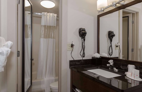 Neponset - Port Norfolk Hotel | Ramada by Wyndham Boston