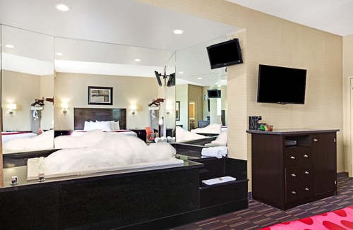 Co-op City Hotel | Ramada by Wyndham Bronx