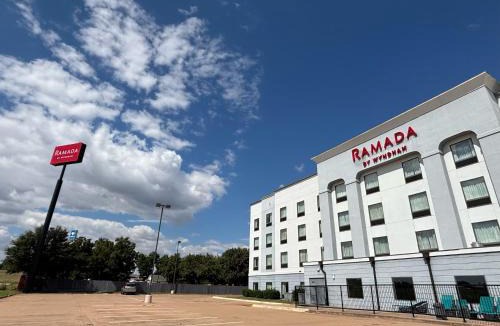 Burkburnett Hotel | Ramada by Wyndham Burkburnett - Wichita Falls
