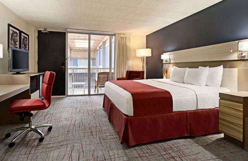 Clarion Hotel | Ramada by Wyndham Clarion