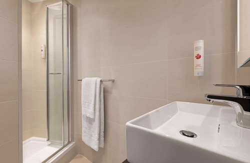 Cobham Hotel | Ramada by Wyndham Cobham