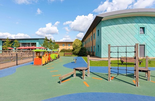 Cobham Hotel | Ramada by Wyndham Cobham