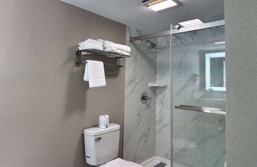 Cocoa West Hotel | Ramada by Wyndham Cocoa