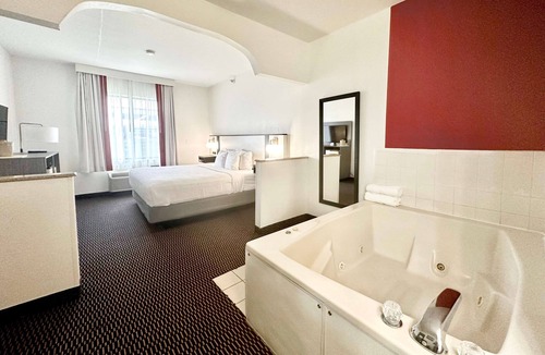 Columbia Hotel | Ramada by Wyndham Columbia