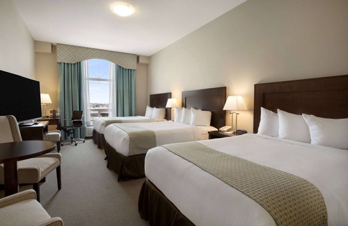 Emerald Park Hotel | Ramada by Wyndham Emerald Park/Regina East