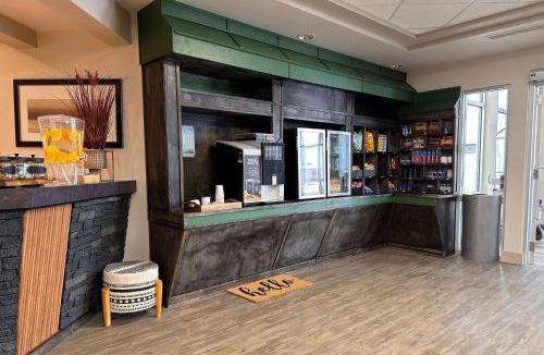 Estevan Hotel | Ramada by Wyndham Estevan
