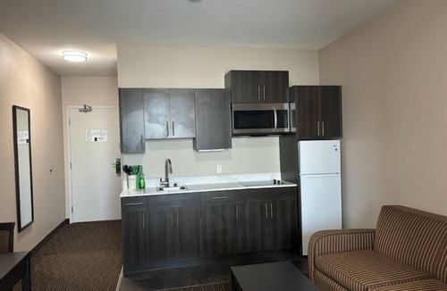 Estevan Hotel | Ramada by Wyndham Estevan