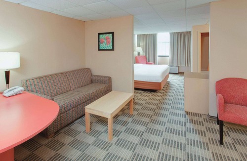 Fairfield Hotel | Ramada by Wyndham Fairfield NJ