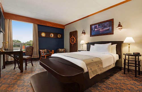 Fredericton Hotel | Ramada by Wyndham Fredericton