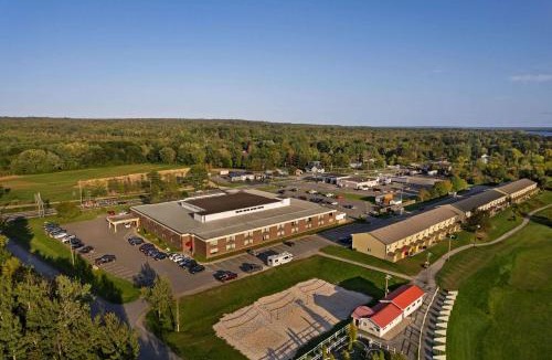 Fredericton Hotel | Ramada by Wyndham Fredericton