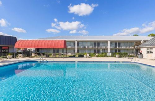Bayou Cane Hotel | Ramada by Wyndham Houma