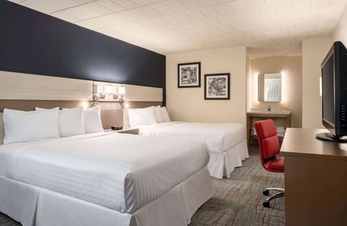 Indiana Hotel | Ramada by Wyndham Indiana