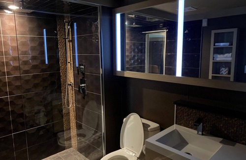 Laval Hotel | Ramada by Wyndham Laval