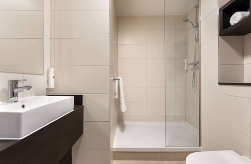 Leeds Hotel | Ramada by Wyndham Leeds East