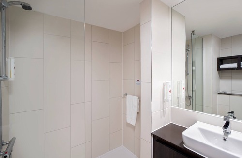 Leeds Hotel | Ramada by Wyndham Leeds East