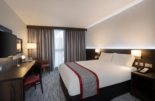 Leeds Hotel | Ramada by Wyndham Leeds East