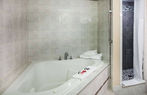 Ligonier Hotel | Ramada by Wyndham Ligonier