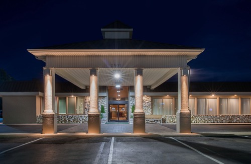 Grand Island Hotel | Ramada by Wyndham Midtown Grand Island
