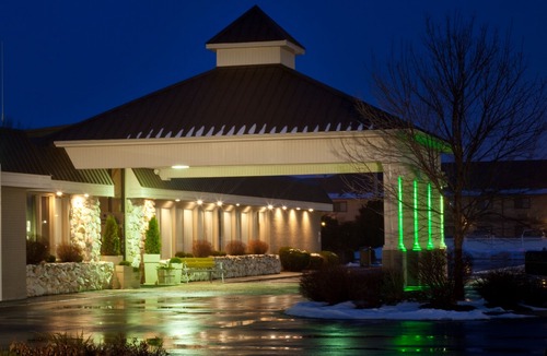 Grand Island Hotel | Ramada by Wyndham Midtown Grand Island