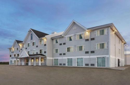 Miramichi Hotel | Ramada by Wyndham Miramichi New Brunswick