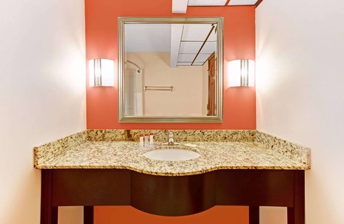 Murfreesboro Hotel | Ramada by Wyndham Murfreesboro