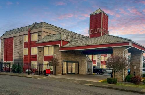 Hazelwood Hotel | Ramada by Wyndham Portland