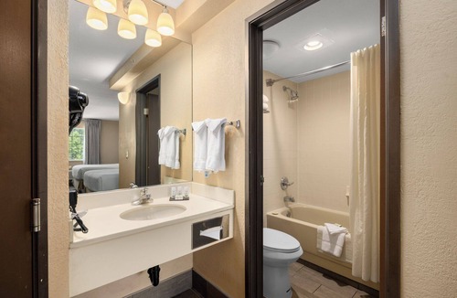 Hazelwood Hotel | Ramada by Wyndham Portland