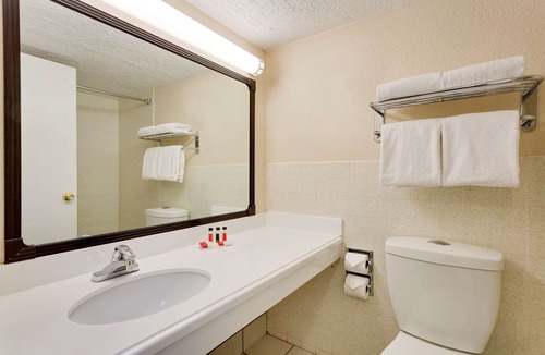 Provo Hotel | Ramada by Wyndham Provo