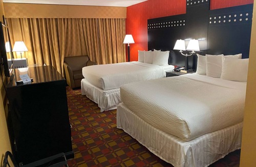 Rochelle Park Hotel | Ramada by Wyndham Rochelle Park Near Paramus