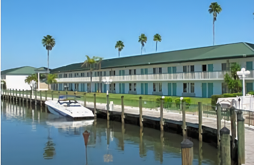 Whitfield Hotel | Ramada by Wyndham Sarasota Waterfront