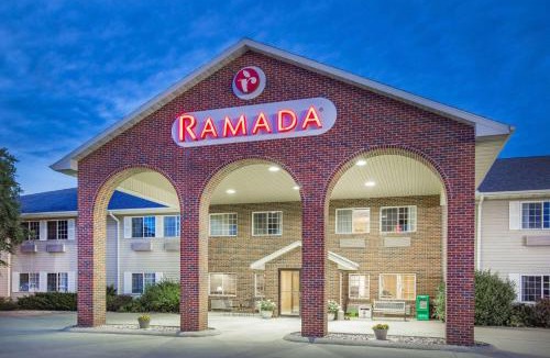 Spirit Lake Hotel | Ramada by Wyndham Spirit Lake/Okoboji