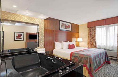 Willowbrook Hotel | Ramada by Wyndham Staten Island