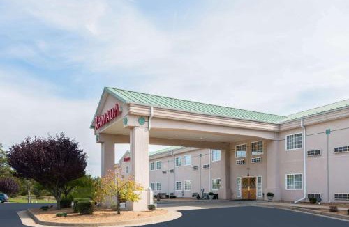 Strasburg Hotel | Ramada by Wyndham Strasburg - Shenandoah Valley