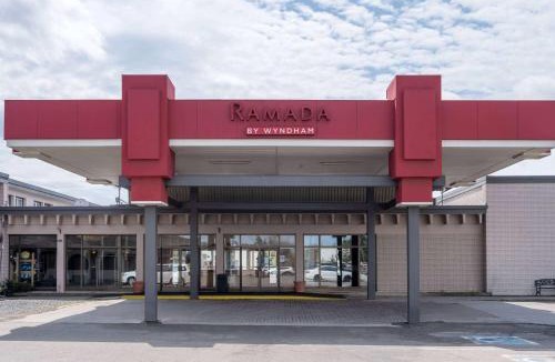 Thunder Bay Hotel | Ramada by Wyndham Thunder Bay Airlane Hotel