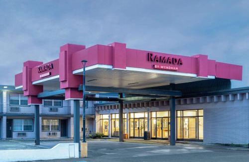 Thunder Bay Hotel | Ramada by Wyndham Thunder Bay Airlane Hotel