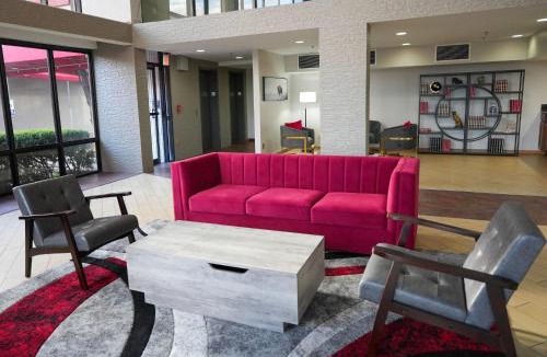 Broken Arrow Hotel | Ramada by Wyndham Tulsa Broken Arrow