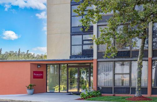 Pleasantville Hotel | Ramada by Wyndham West Atlantic City