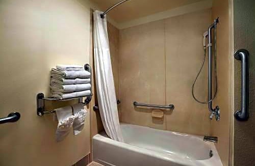 Williams Hotel | Ramada by Wyndham Williams