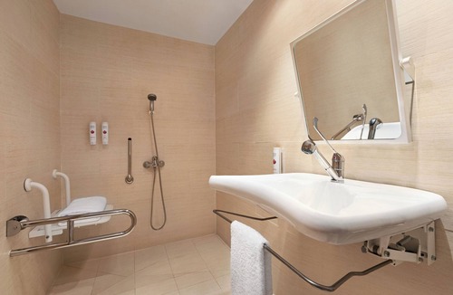 Almussafes Hotel | Ramada by Wyndham Valencia Almussafes