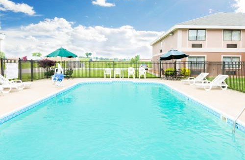 Vandalia Hotel | Ramada by Wyndham Vandalia