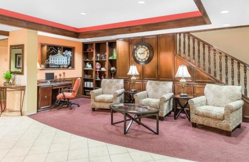 Vandalia Hotel | Ramada by Wyndham Vandalia