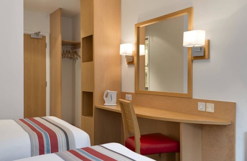 Alverthorpe Hotel | Ramada by Wyndham Wakefield