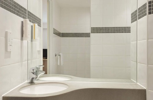 Alverthorpe Hotel | Ramada by Wyndham Wakefield