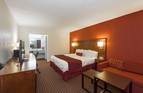 Walterboro Hotel | Ramada by Wyndham Walterboro