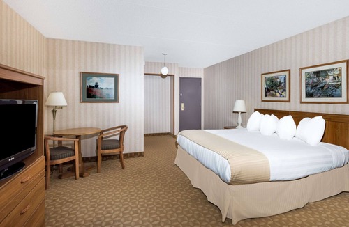 Watertown Hotel | Ramada by Wyndham Watertown/Thousand Islands NY