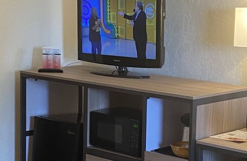 Pleasantville Hotel | Ramada by Wyndham West Atlantic City