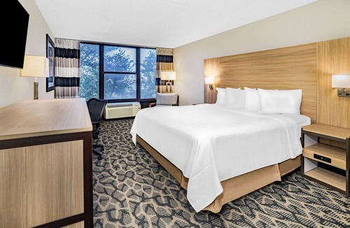 Pleasantville Hotel | Ramada by Wyndham West Atlantic City