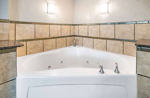 Pleasantville Hotel | Ramada by Wyndham West Atlantic City