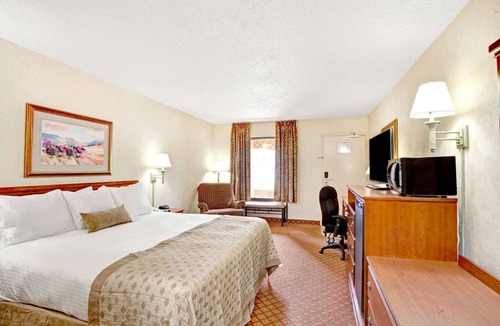 West Memphis Hotel | Ramada by Wyndham West Memphis