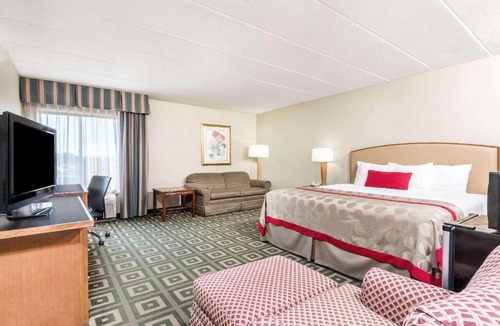 Xenia Hotel | Ramada by Wyndham Xenia